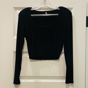 Black Long Sleeve Crop Top